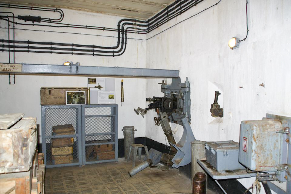 Ligne Maginot - GALGENBERG - A15 - (Ouvrage d'artillerie) - Entrée munitions
L'intérieur de la chambre de tir droite - EVA Philippe