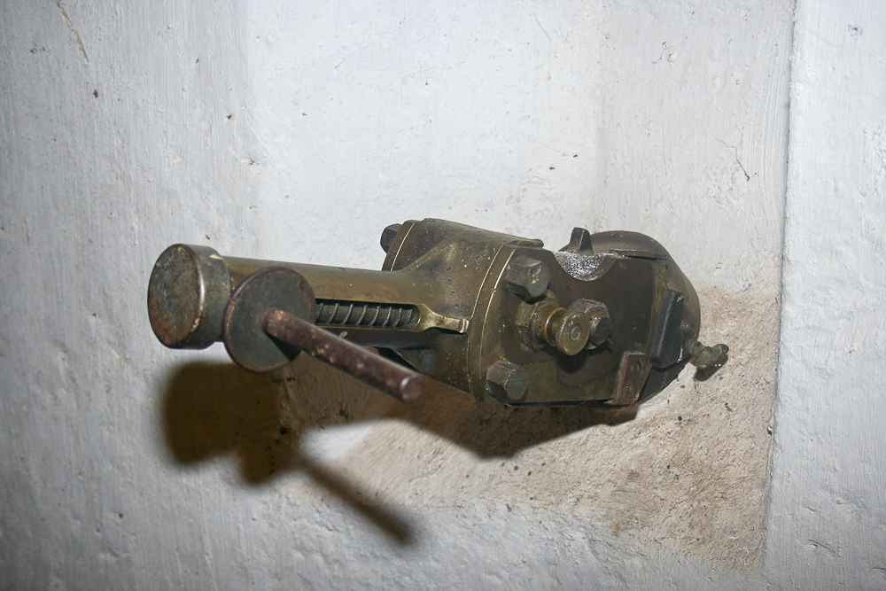 Ligne Maginot - GALGENBERG - A15 - (Ouvrage d'artillerie) - Entrée munitions
Goulotte lance-grenades - Michel Teiten