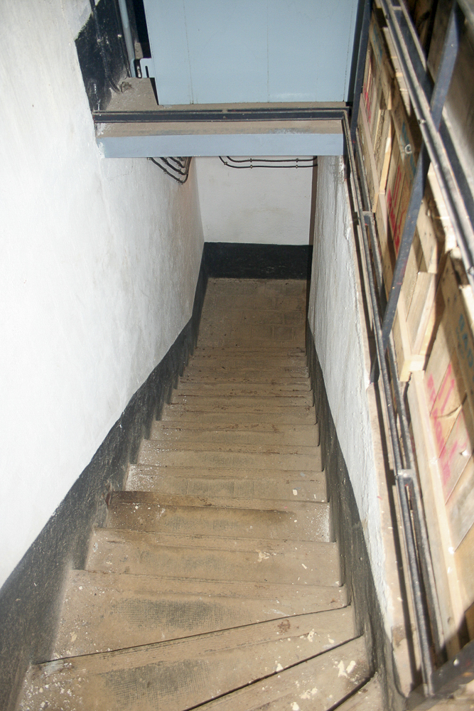 Ligne Maginot - GALGENBERG - A15 - (Ouvrage d'artillerie) - Entrée munitions
Descente à l'étage inférieur - Michel Teiten