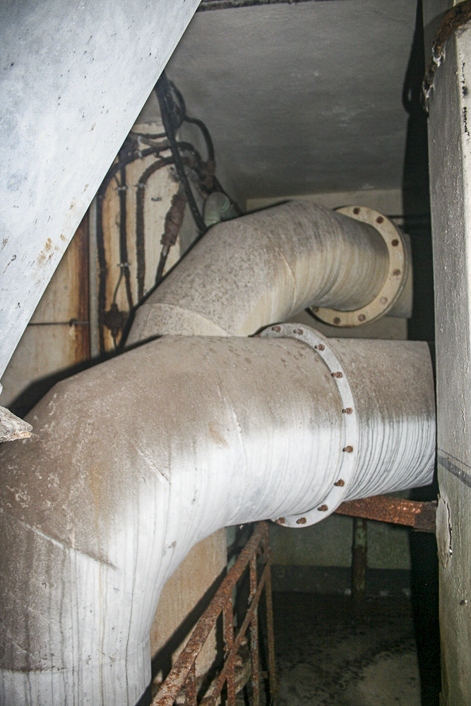 Ligne Maginot - GALGENBERG - A15 - (Ouvrage d'artillerie) - Entrée des hommes
Conduits de prise d'air et d'évacuation des fumées - Michel Teiten