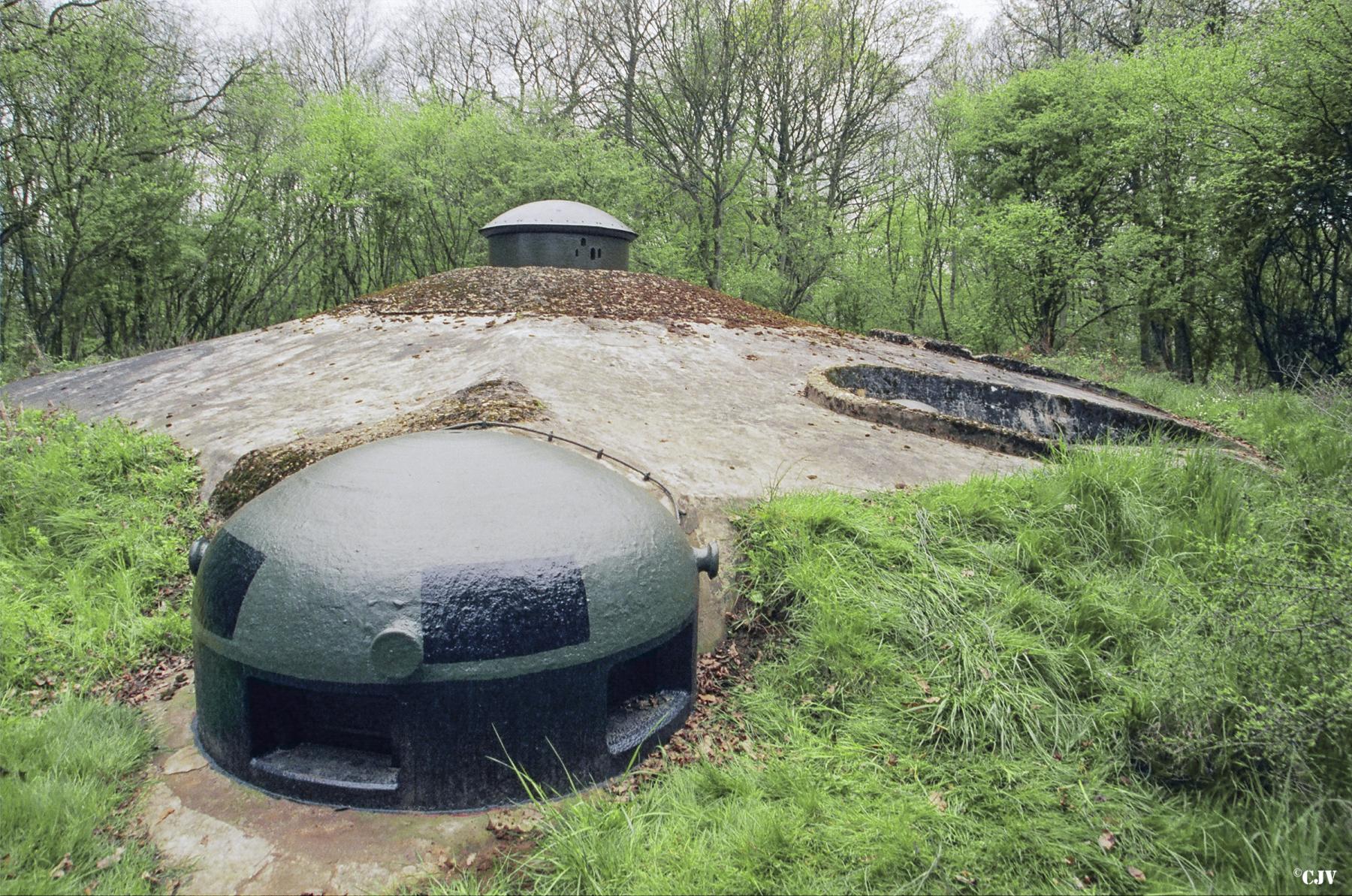 Ligne Maginot - GALGENBERG - A15 - (Ouvrage d'artillerie) - Bloc 3
Tourelle de mitrailleuses - Lia VERMEULEN