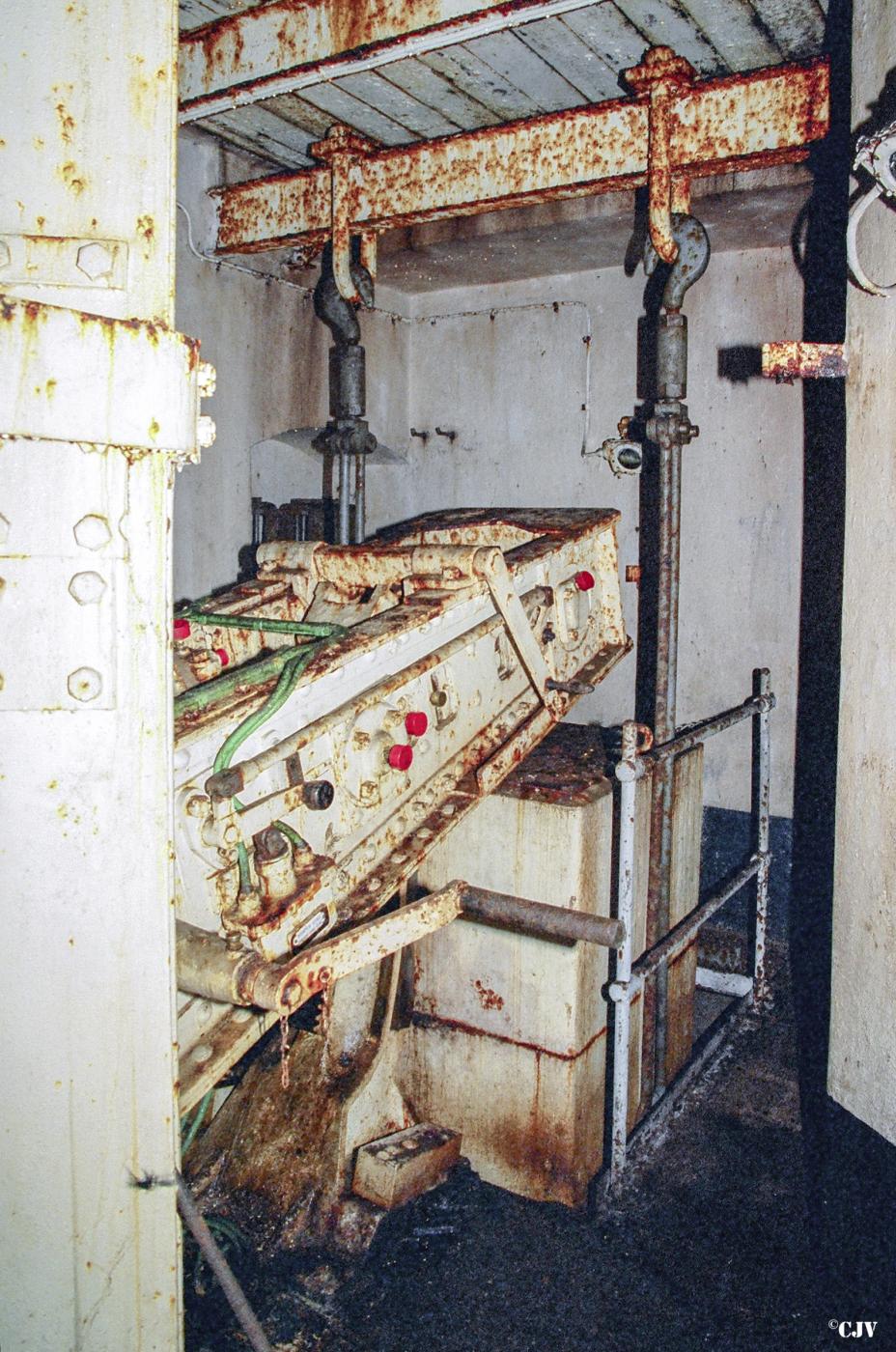 Ligne Maginot - GALGENBERG - A15 - (Ouvrage d'artillerie) - Bloc 4
Etage inférieur
Balancier et contrepoids de la tourelle - Lia VERMEULEN