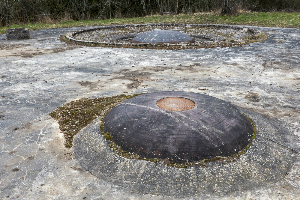 Ligne Maginot - GALGENBERG - A15 - (Ouvrage d'artillerie) - Bloc 6
Cloche LG et tourelle de 135  - Michel Teiten