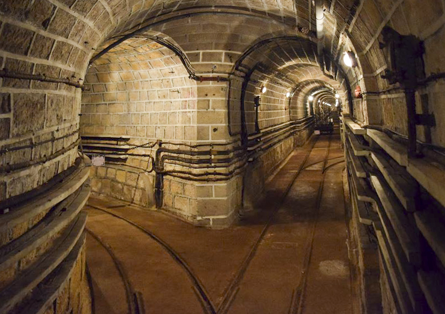 Ligne Maginot - GALGENBERG - A15 - (Ouvrage d'artillerie) - Les galeries vers les blocs 1,2,3 et 4
Bifurcation vers le bloc 4 (Tourelle de mortiers de 81 mm) - NOEL Yves - AOM 22 Juin