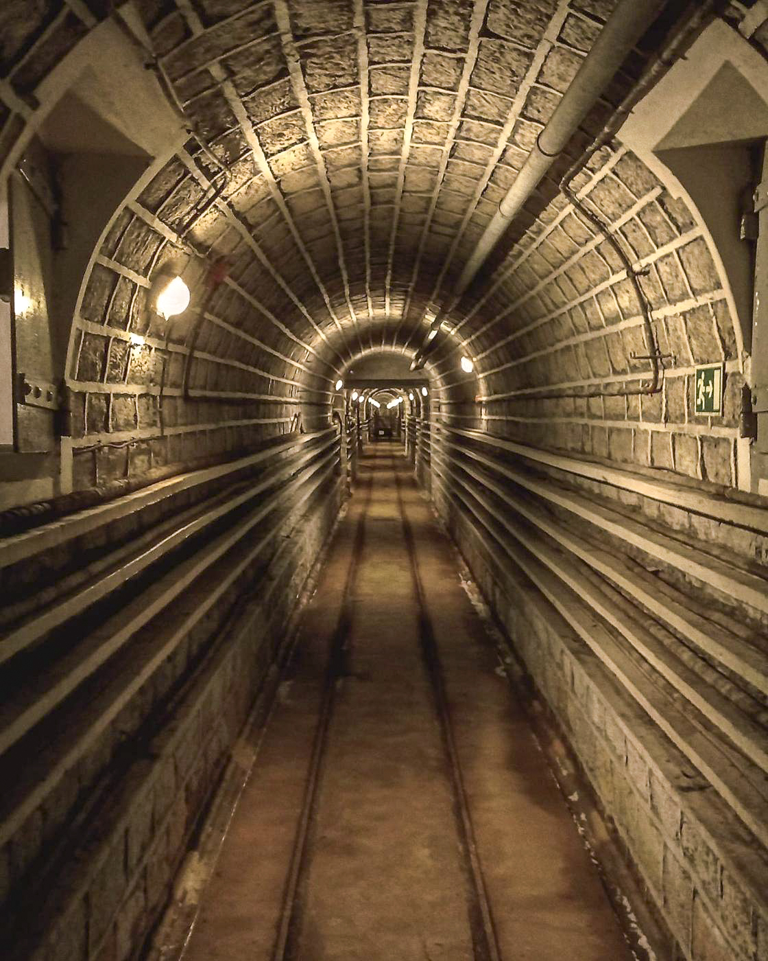 Ligne Maginot - GALGENBERG - A15 - (Ouvrage d'artillerie) - Galerie menant aux blocs 1-2-3-4 - Erwan FICHET