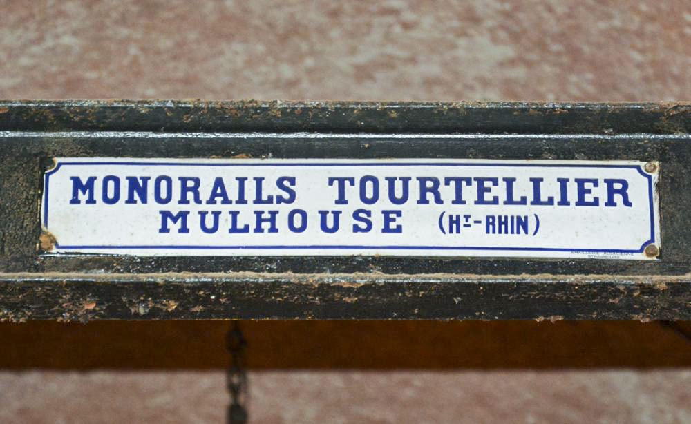 Ligne Maginot - Ouvrage d'artillerie du GALGENBERG - Magasin M1
Plaque de la Sté Tourtellier, constructeur du systéme de manutention installé dans le magasin à munitions