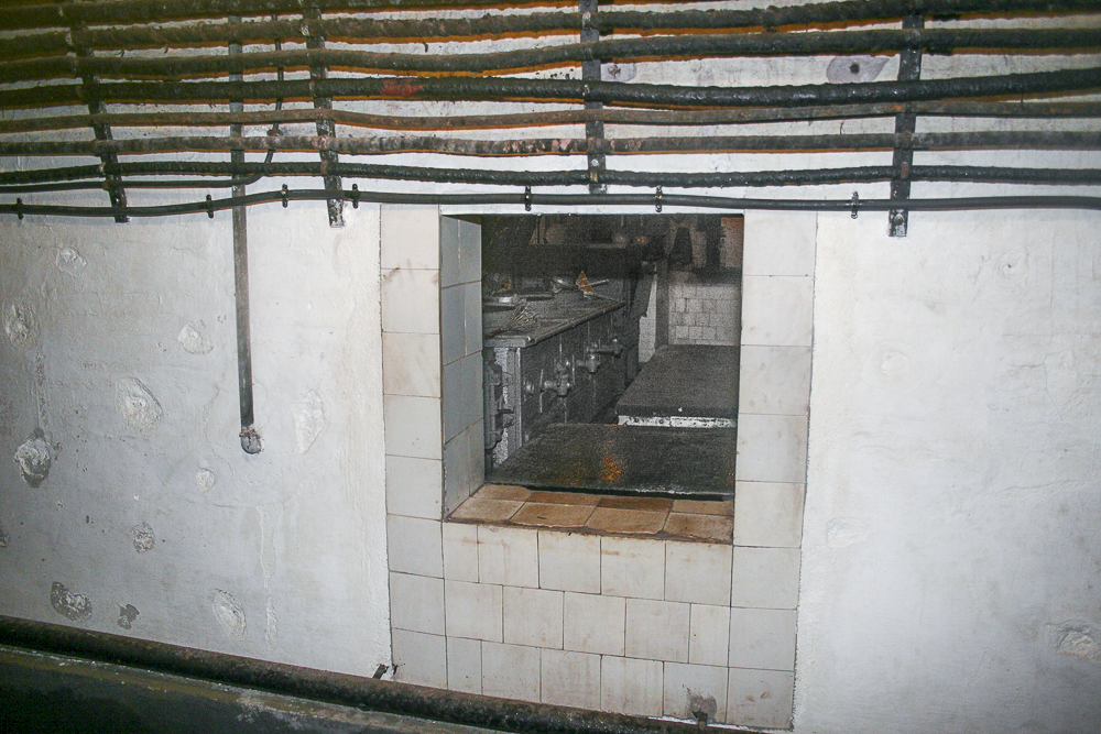 Ligne Maginot - GALGENBERG - A15 - (Ouvrage d'artillerie) - Guichet de la cuisine depuis la galerie - Michel Teiten