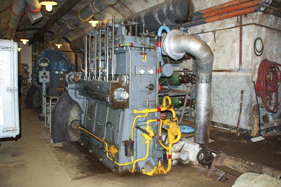 Ligne Maginot - GALGENBERG - A15 - (Ouvrage d'artillerie) - L'usine électrique 
Moteur SGCM G3VU42 - EVA Philippe