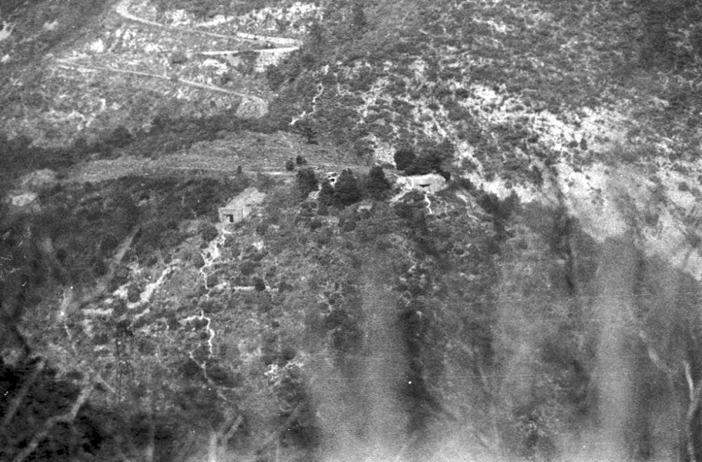 Ligne Maginot - COL DES BANQUETTES (EO7) - (Abri actif) - Vue d'ensemble de l'ouvrage - LOVINY Alain