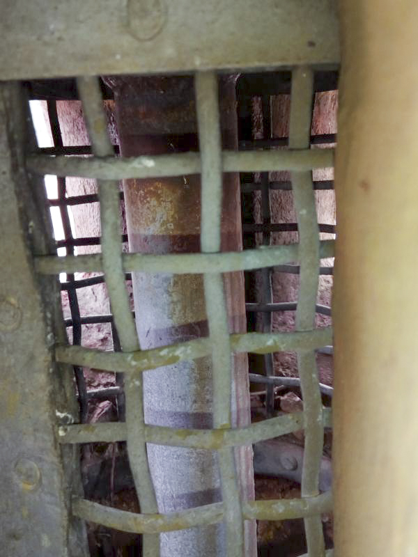 Ligne Maginot - COL DES BANQUETTES (EO7) - (Abri actif) - Bloc 3
L'intérieur du champignon de ventilation - HENZEL Elian