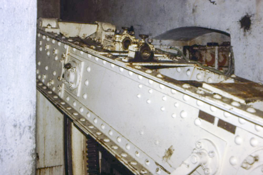 Ligne Maginot - OBERHEIDE - A14 - (Ouvrage d'infanterie) - L'étage inférieur de la tourelle, le balancier - NOEL Yves - AOM 22 juin