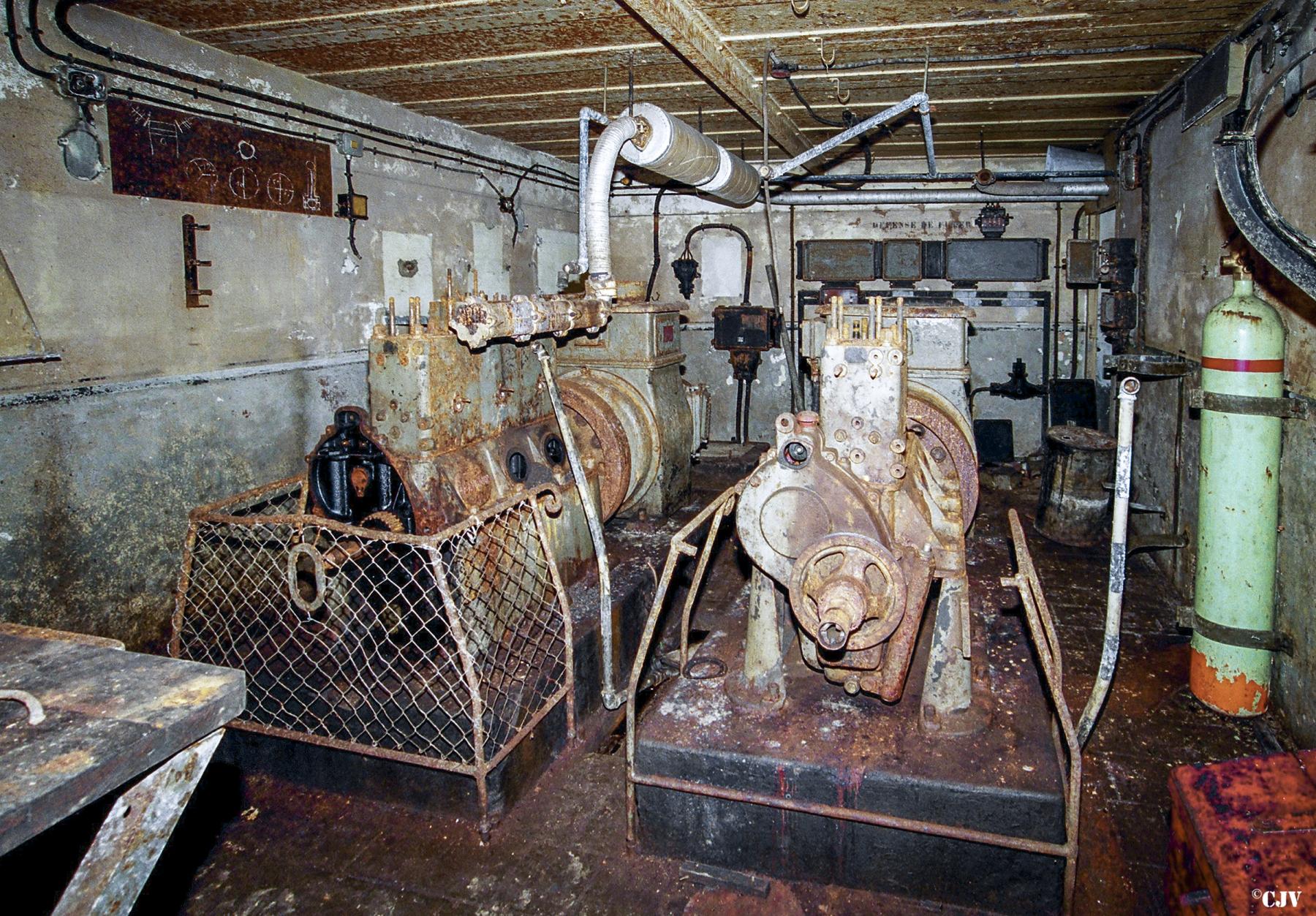 Ligne Maginot - OBERHEIDE - A14 - (Ouvrage d'infanterie) - L'usine électrique, moteurs BAUDOUIN type DB3 - Lia VERMEULEN
