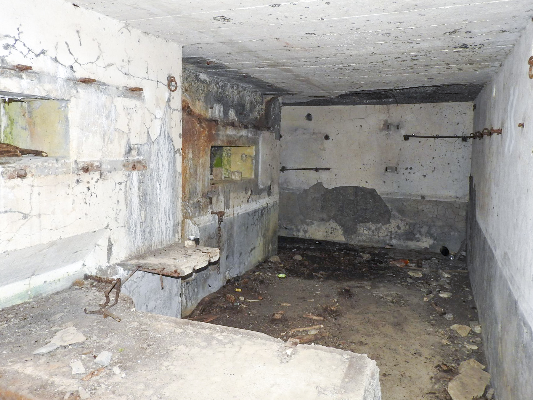 Ligne Maginot - AB30 - COUME - (Blockhaus pour canon) - L'intérieur du blockhaus. - STENGER Mathieu