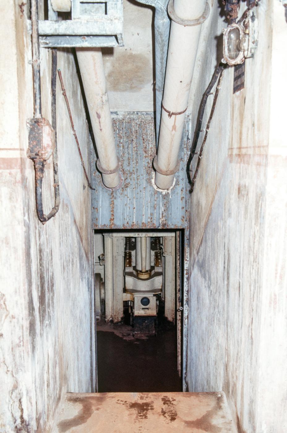 Ligne Maginot - BOIS KARRE - A12 - (Ouvrage d'infanterie) - Couloir vers la tourelle de mitrailleuses - MANSUY Michel