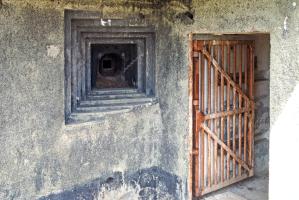 Ligne Maginot - FERME CHAPPY - A1 - (Ouvrage d'infanterie) - Bloc 1
La grille et le créneau pour la défense de l'entrée