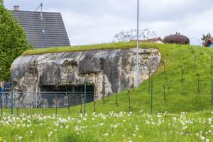 Ligne Maginot - OBERROEDERN SUD - RIEFFEL - (Casemate d'infanterie - Double) - Chambre de tir sud surmontée de la cloche GFM