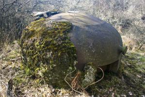 Ligne Maginot - SOETRICH - A11 - (Ouvrage d'artillerie) - Bloc 4
Cloche GFM avec, sur cette face, d'importants restes du camouflage en béton