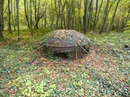 Ligne Maginot - MONT DES WELCHES - X25 - (Abri) - Cloche GFM type A
Noter le support réalisé pour un filet de camouflage