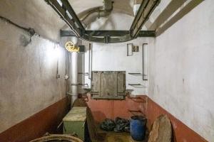 Ligne Maginot - SCHOENENBOURG - (Ouvrage d'artillerie) - Bloc 4
A l'étage inférieur, arrivée des douilles usagées.