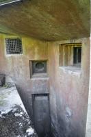 Ligne Maginot - SENTZICH - A16 - (Ouvrage d'infanterie) - La casemate  Nord
Noter le créneau pour FM flanquant le fossé, caractéristique des ouvrages 'anciens fronts'