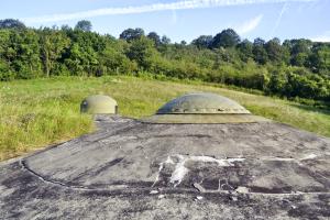 Ligne Maginot - SENTZICH - A16 - (Ouvrage d'infanterie) - La tourelle de mitrailleuses et une cloche GFM