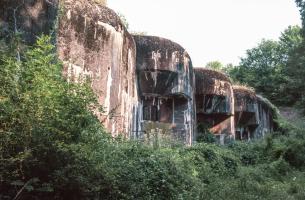 Ligne Maginot - METRICH - A17 - (Ouvrage d'artillerie) - Bloc 1
Les embrasures après le remblaiement du fossé