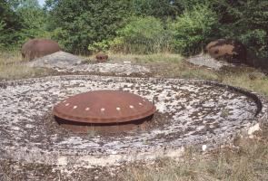 Ligne Maginot - METRICH - A17 - (Ouvrage d'artillerie) - Bloc 5
La tourelle et les deux cloches GFM