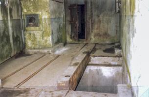 Ligne Maginot - METRICH - A17 - (Ouvrage d'artillerie) - L'entrée munitions
La porte blindée et le pont à effacement latéral anti-char 