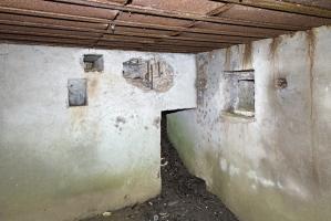 Ligne Maginot - FONTOY GARE 1 - (Blockhaus pour arme infanterie) - Impact dans le fond