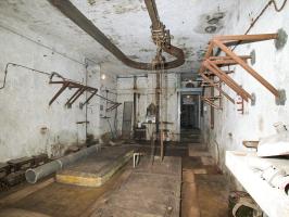 Ligne Maginot - BOIS DU FOUR - A5 - (Ouvrage d'infanterie) - L'usine électrique
Seuls subsistent les socles des moteurs SUPDI de 35 CV ayant équipé l'ouvrage