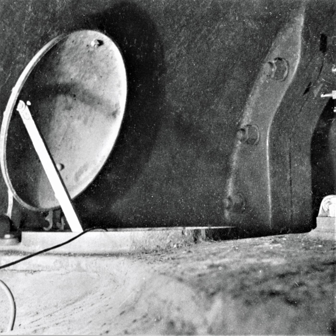 Ligne Maginot - HACKENBERG - A19 - (Ouvrage d'artillerie) - Bloc 10
La tourelle de mortiers de 81 mm
Avant cuirasse, trappe d'accès - Inconnu
