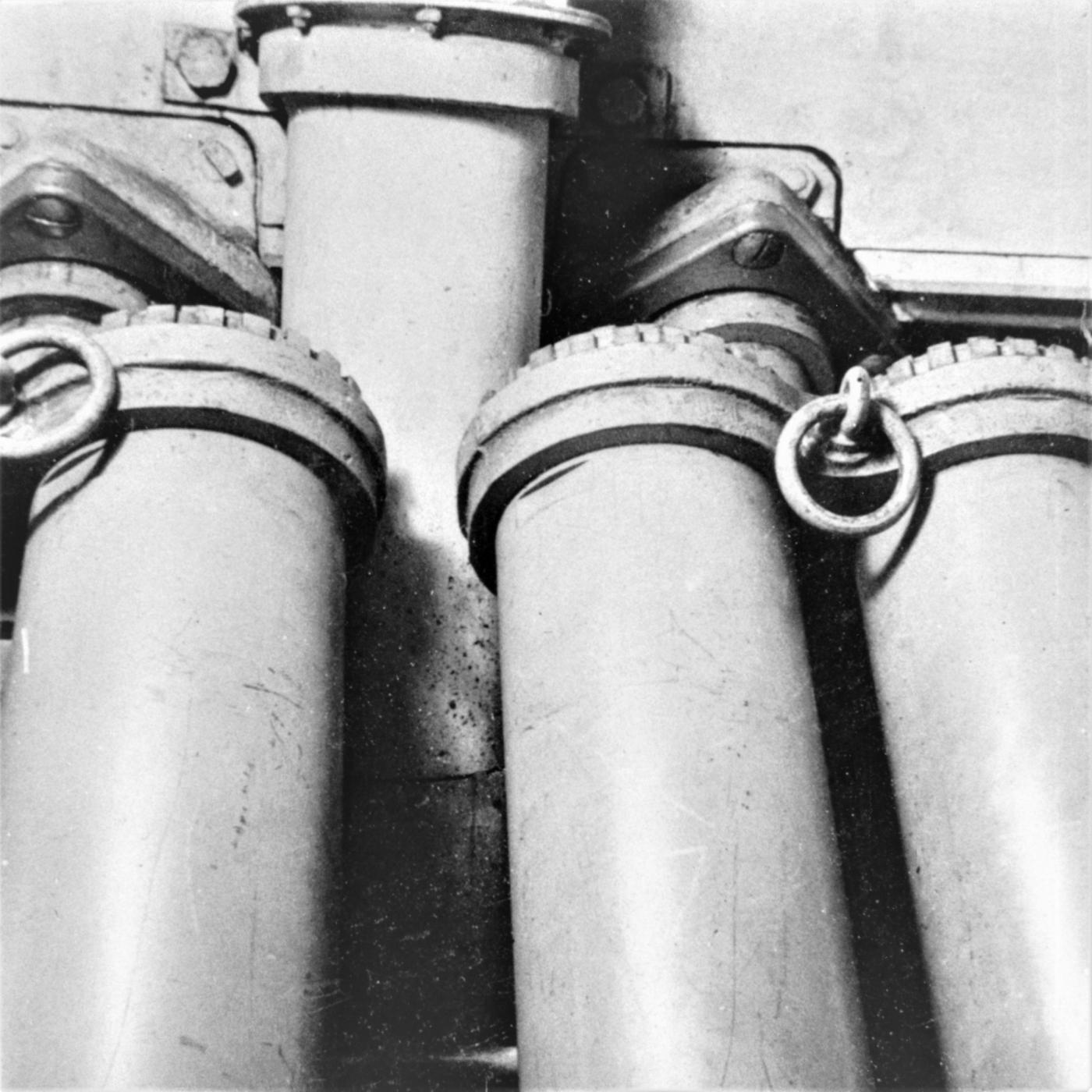 Ligne Maginot - HACKENBERG - A19 - (Ouvrage d'artillerie) - Bloc 10 - la tourelle de mortiers de 81 mm
Étage supérieur, mortiers de 81 mm mle 34
Raccordement des deux tubes sur la muraille - Inconnu