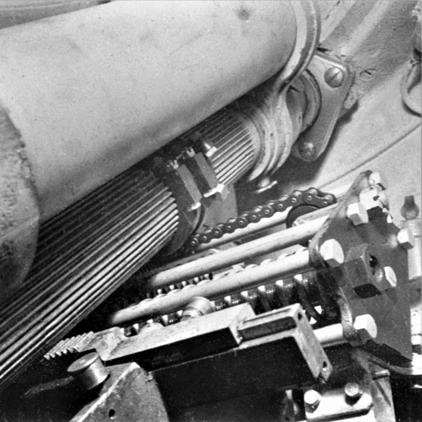 Ligne Maginot - HACKENBERG - A19 - (Ouvrage d'artillerie) - Bloc 10 - la tourelle de mortiers de 81 mm
Étage supérieur, Detail du mécanisme de réglage de la portée agissant sur les évents des tubes de détente - Inconnu