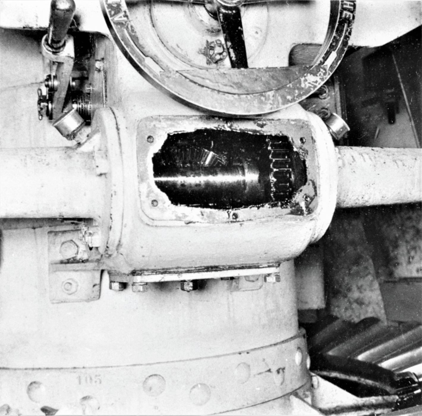 Ligne Maginot - Tourelle modèle 1932 pour deux mortiers de 81 mm - Hackenberg bloc 10
Pignon de renvoi et boite de sélection pour le pointage latéral