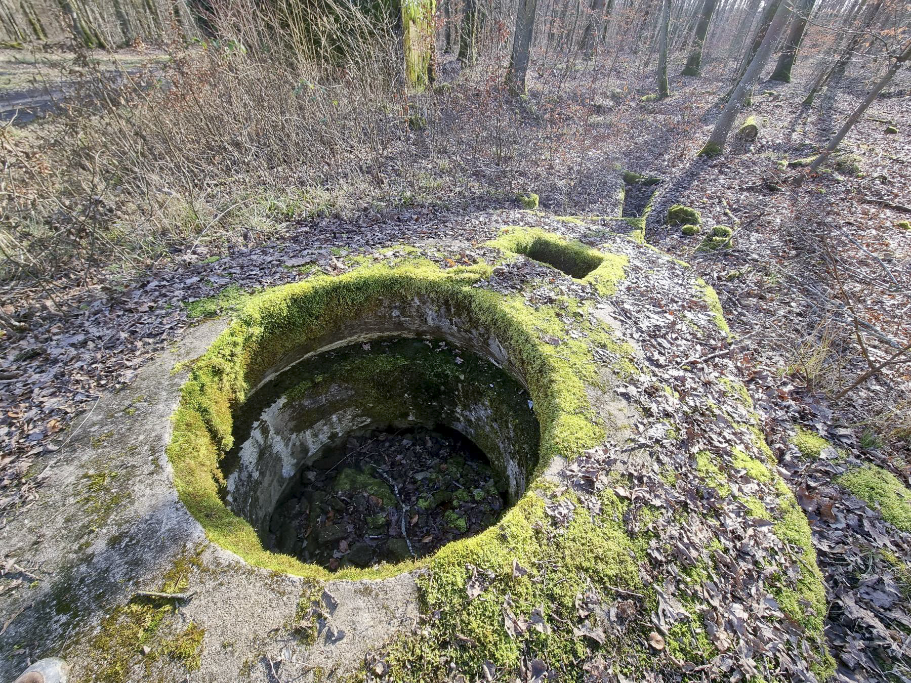 Ligne Maginot - CT58 - (Cuve pour arme d'infanterie) - Vue d'ensemble de l'encuvement pour tourelle démontable STG 1935-37 - DK_Antoine4