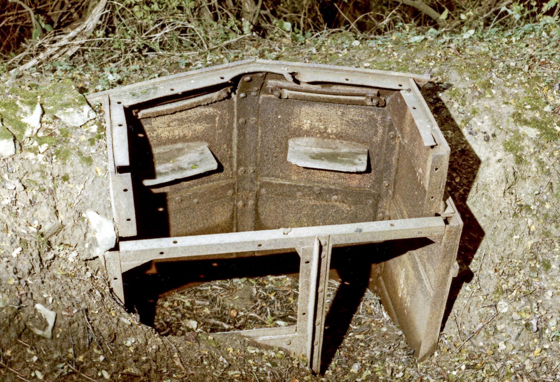 Ligne Maginot - 15L - (Observatoire indéterminé) - Cette photo d'une guerite OD90 est pris sur 'Les Champs de Pierres'. Il peut s'agir de cette observatoire - MANSUY Michel