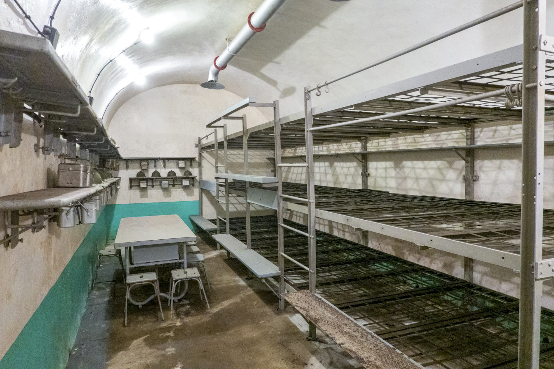 Ligne Maginot - SCHOENENBOURG - (Ouvrage d'artillerie) - Casernement
Chambre de troupe - Michel Teiten