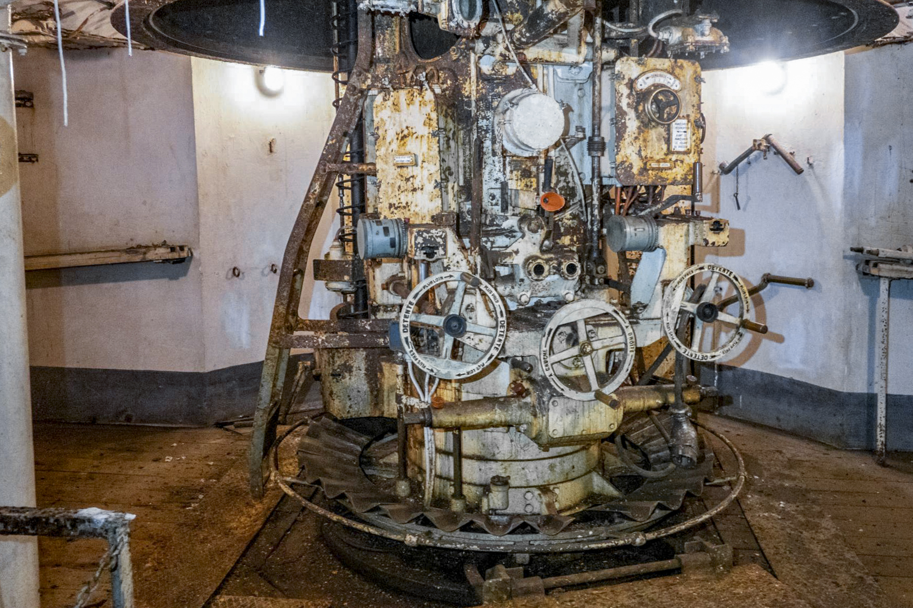 Ligne Maginot - SCHOENENBOURG - (Ouvrage d'artillerie) - Bloc 5
Etage intermédiaire de la tourelle de 81 - Michel Teiten