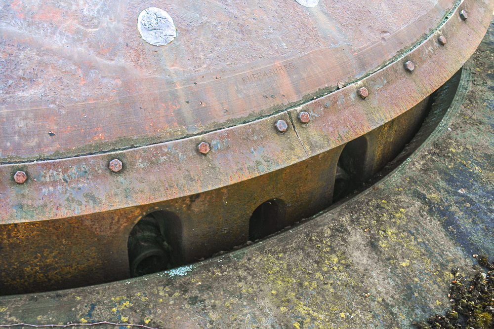 Ligne Maginot - SOETRICH - A11 - (Ouvrage d'artillerie) - Bloc 5
Embrasures de la tourelle de 75 - Michel Teiten
