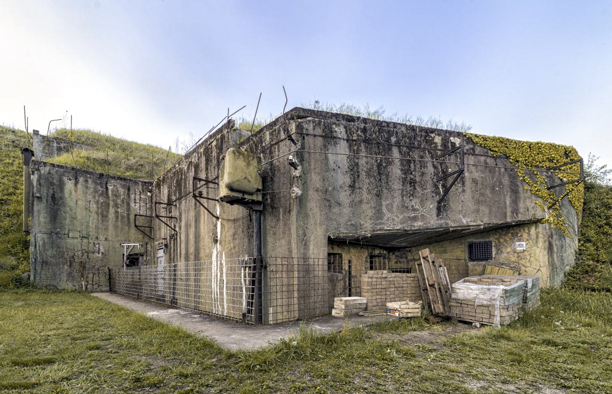 Ligne Maginot - SENTZICH - A16 - (Ouvrage d'infanterie) - La casemate sud servant d'entrée à l'ouvrage.  - Patrimoine en Images