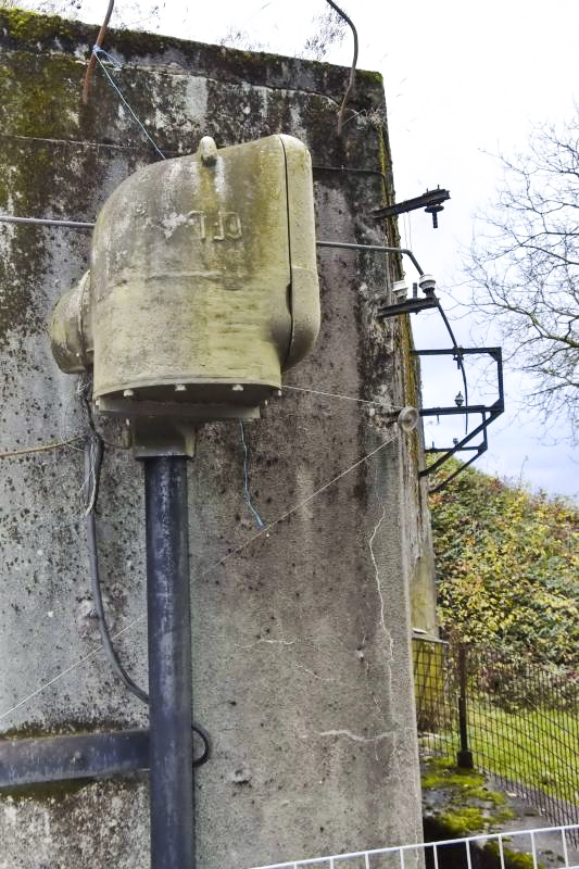 Ligne Maginot - SENTZICH - A16 - (Ouvrage d'infanterie) - Casemate sud
Projecteur et antenne TSF - D.Froehly