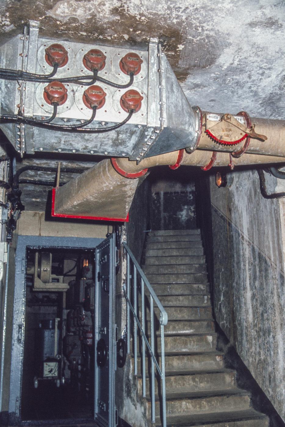 Ligne Maginot - SENTZICH - A16 - (Ouvrage d'infanterie) - Réchauffeur d'air électrique. - MANSUY Michel