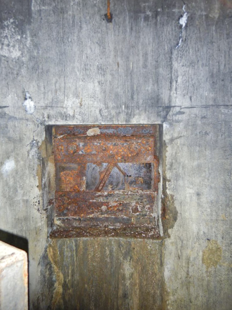 Ligne Maginot - ROUTE DU LUXEMBOURG - X9 - (Abri) - Créneau pour FM en façade - EN