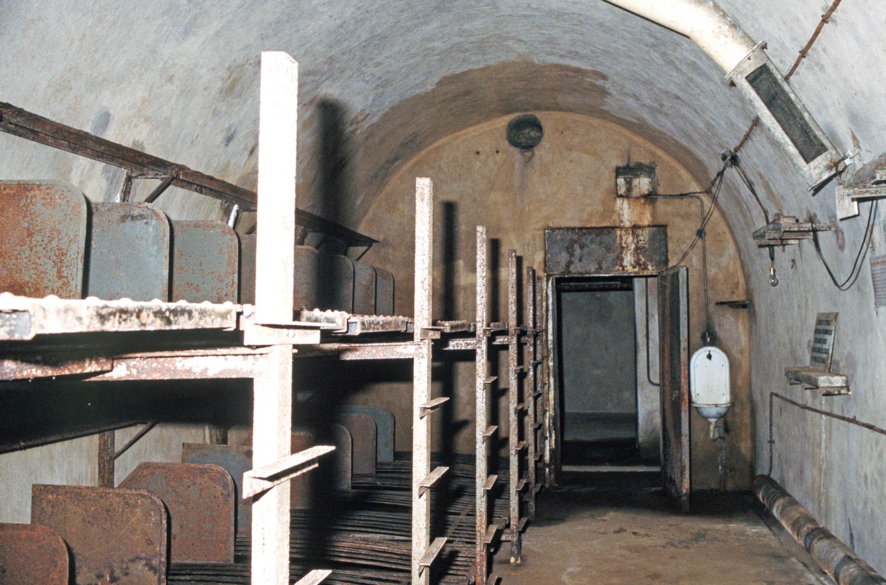Ligne Maginot - METRICH (ABRI SUD DE) - X16 - (Abri) - Une chambre - MANSUY Michel