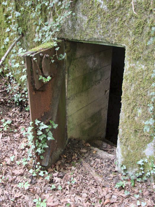 Ligne Maginot - METRICH - (Blockhaus pour canon) - L'entrée du personnel. Détail de la porte blindée. - Schnoupf