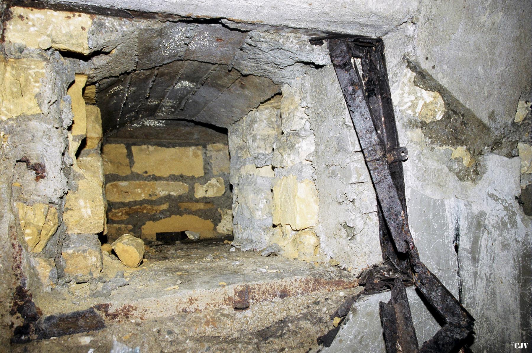 Ligne Maginot - METRICH - A17 - (Ouvrage d'artillerie) - Bloc 3
Niche pour mine - Lia VERMEULEN