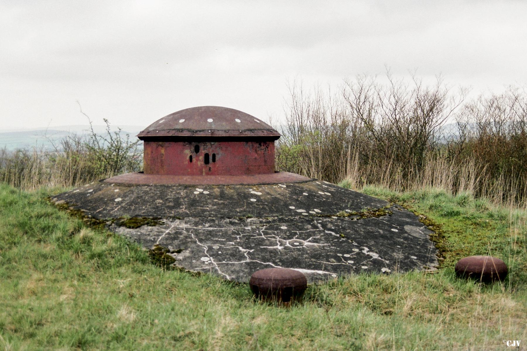 Ligne Maginot - METRICH - A17 - (Ouvrage d'artillerie) - Bloc 4
Tourelle de mitrailleuses - Lia VERMEULEN