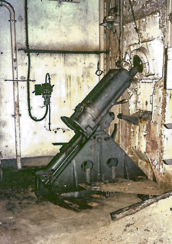 Ligne Maginot - METRICH - A17 - (Ouvrage d'artillerie) - Bloc 15
Mortier de 81 mm
Actuellement exposé dans le musée de l'ouvrage de Schoenenbourg (AALMA) - BURTSCHER Jean-Louis