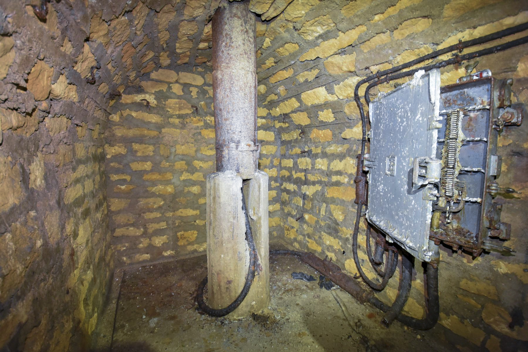Ligne Maginot - METRICH - A17 - (Ouvrage d'artillerie) - Tunnel des câbles ( a cote de l'entrée des munitions ) - Ludovic KNAPP