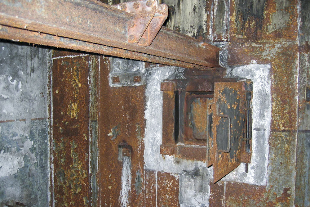 Ligne Maginot - METRICH - A17 - (Ouvrage d'artillerie) - Entrée munitions
Créneau JM/AC37 - Michel Teiten